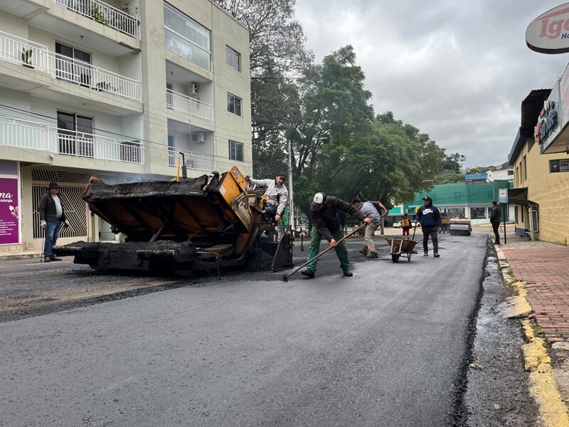 prefeitura-de-fw-alcanca-marca-de-60-obras-de-pavimentacao-realizadas-nos-ultimos-quatro-anos