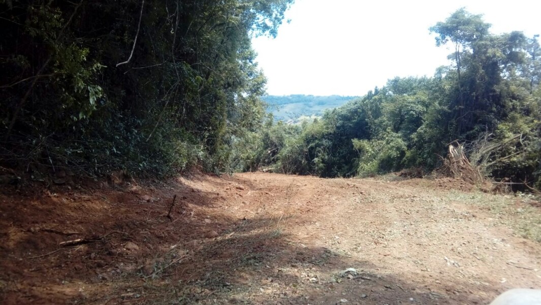 secretaria-da-agricultura-realiza-melhorias-no-interior-do-municipio