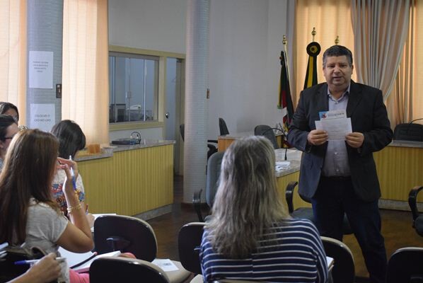 educacao-fiscal-e-tema-de-reuniao-com-as-diretoras-das-escolas-municipais