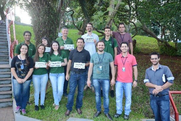 arvores-da-praca-da-matriz-recebem-placas-contendo-o-nome-cientifico