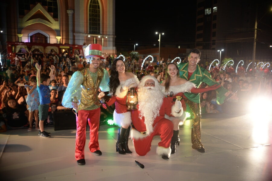 chegada-do-papai-noel-encanta-frederico-westphalen