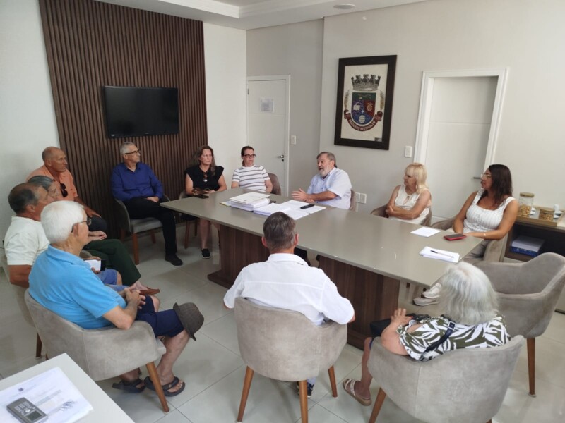 representantes-do-grupos-da-terceira-idade-participam-de-reuniao-no-gabinete-do-prefeito-orlando