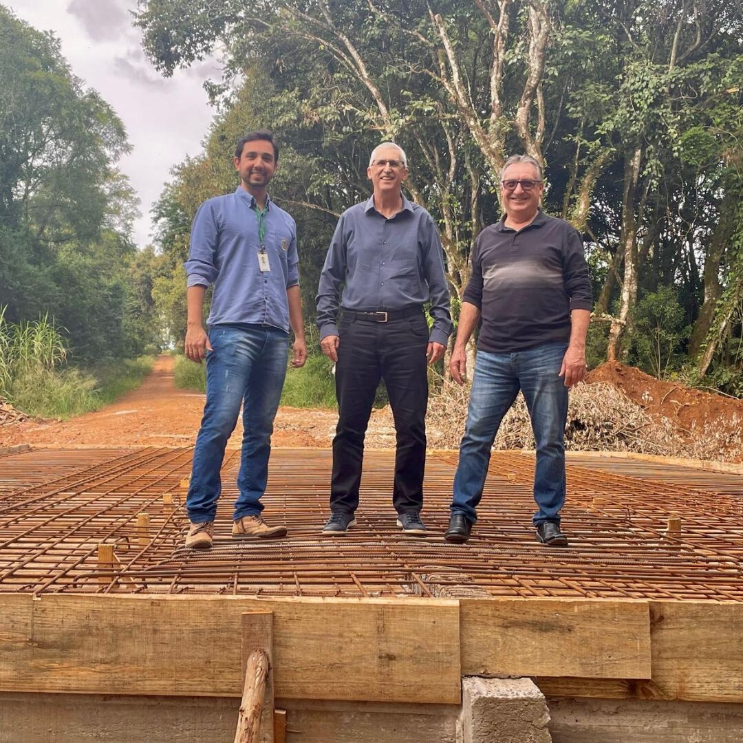prefeitura-realiza-visita-tecnica-para-acompanhar-obras-de-recuperacao-da-ponte-na-linha-pedra-branca
