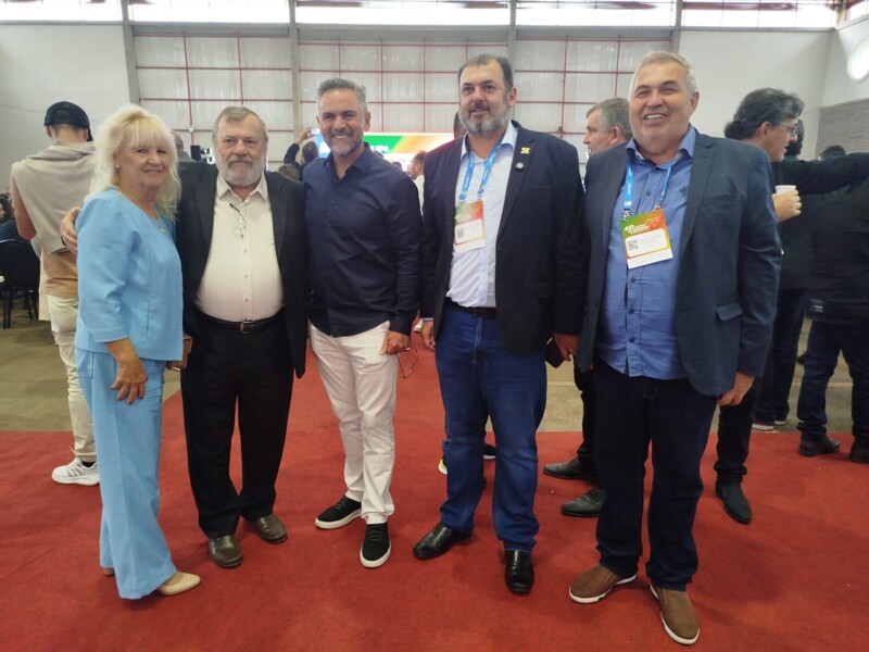 prefeito-orlando-girardi-prestigia-posse-da-nova-presidente-da-famurs