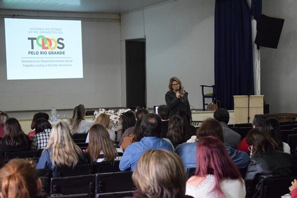 fw-sedia-capacitacao-sobre-recursos-financeiros-para-a-assistencia-social