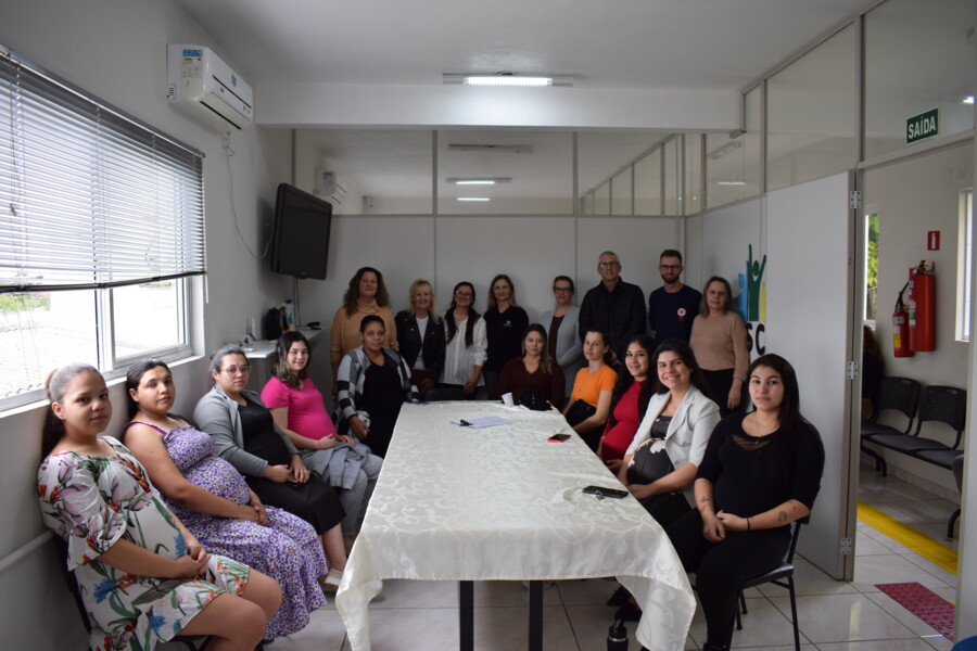 cras-de-frederico-westphalen-encerra-ciclo-de-encontros-com-gestantes-e-distribui-kits-para-futuras-maes