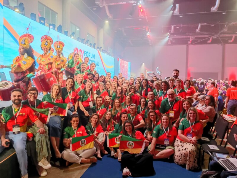 secretaria-de-educacao-de-frederico-westphalen-participa-de-forum-nacional-em-salvador
