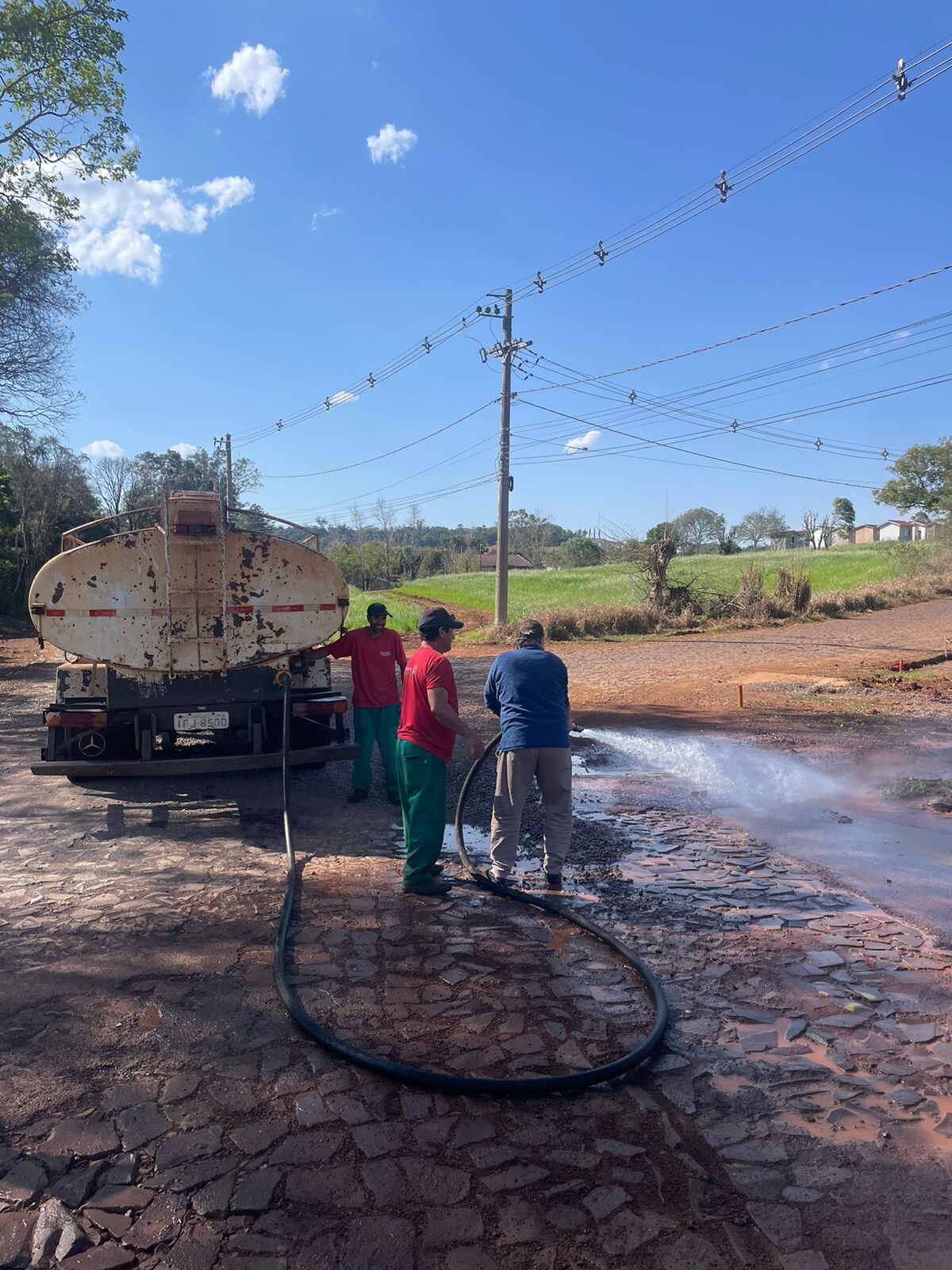 obras-de-pavimentacao-na-estrada-municipal-santo-caeran-sao-retomadas