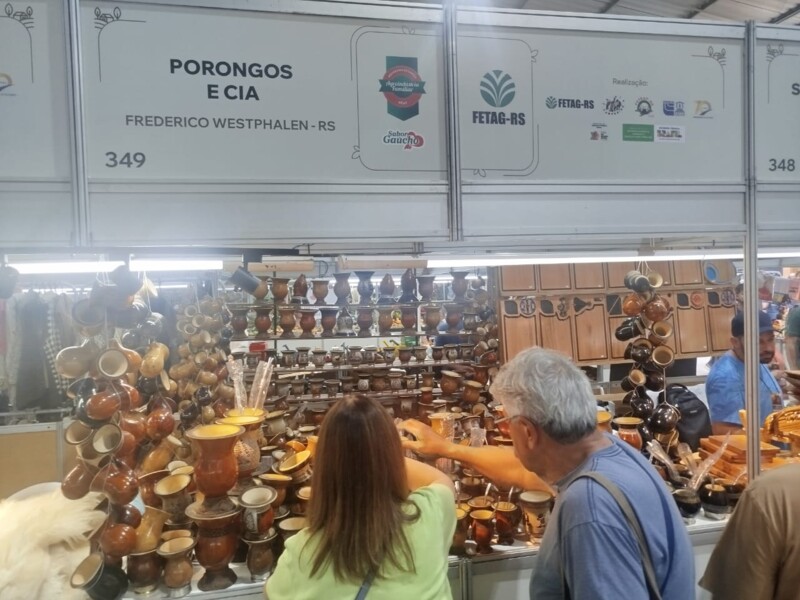 vice-prefeito-chester-visita-expositores-de-frederico-westphalen-na-expointer-2025