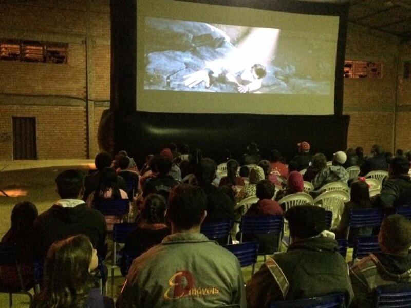 escola-maria-falcon-realiza-sessao-de-cinema