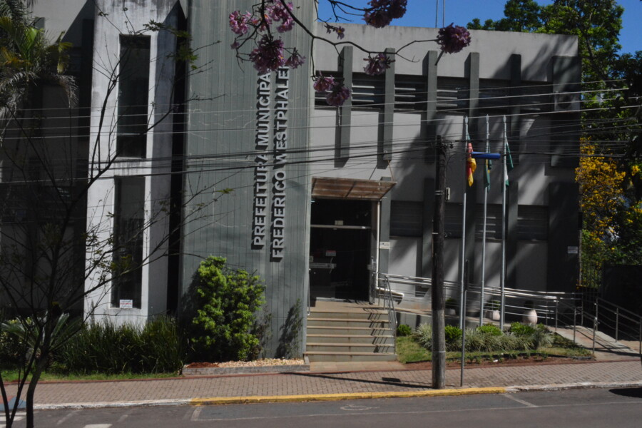 prefeitura-de-fw-paga-mais-de-r-3-milhoes-em-acoes-judiciais