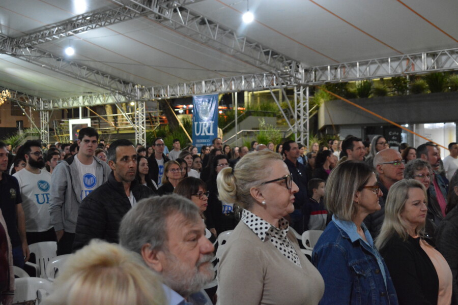 40-feira-do-livro-de-frederico-westphalen-e-aberta-oficialmente-celebrando-a-literatura-e-a-cultura-local