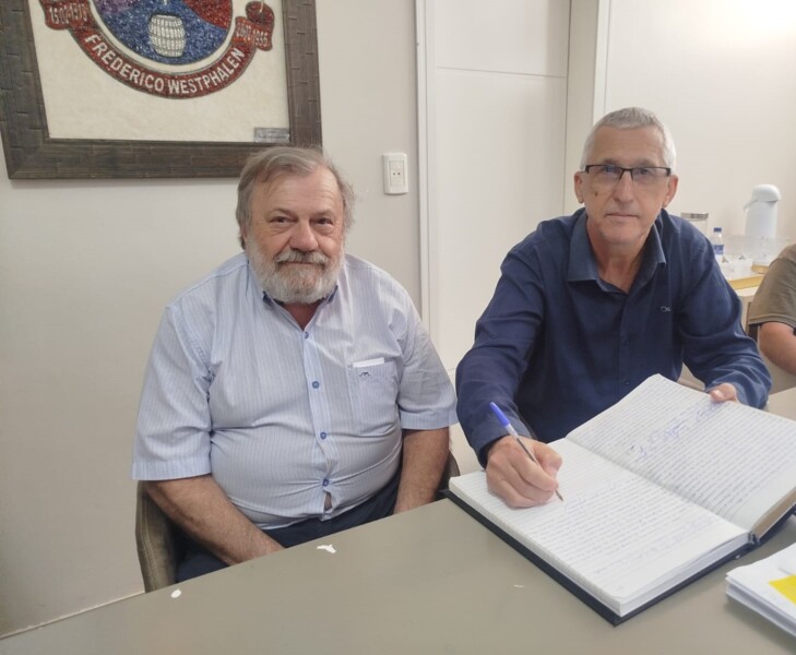 prefeito-orlando-girardi-transmite-cargo-ao-vice-prefeito-chester-francescatto