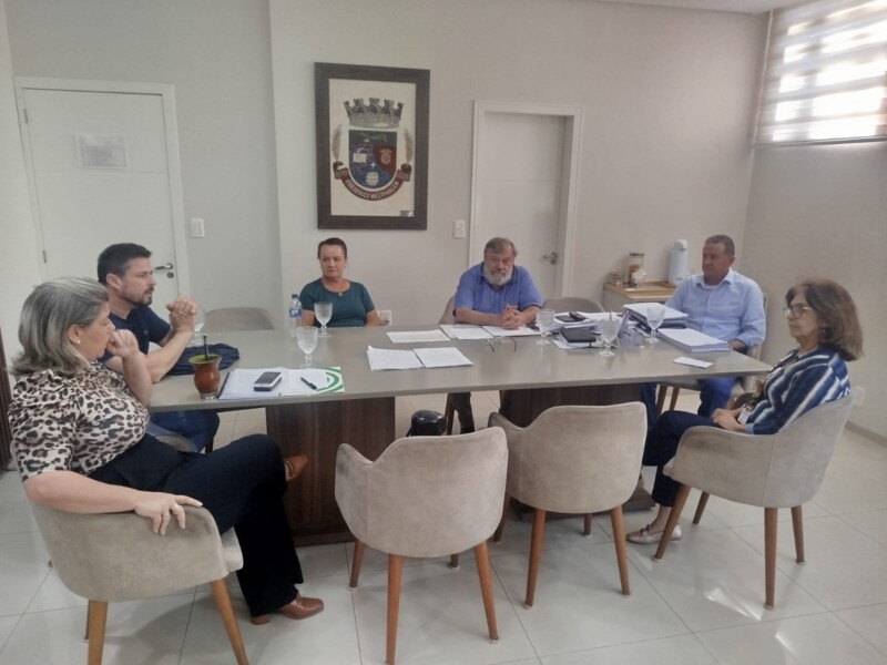 prefeito-orlando-girardi-recebe-nova-diretoria-do-hospital-divina-providencia
