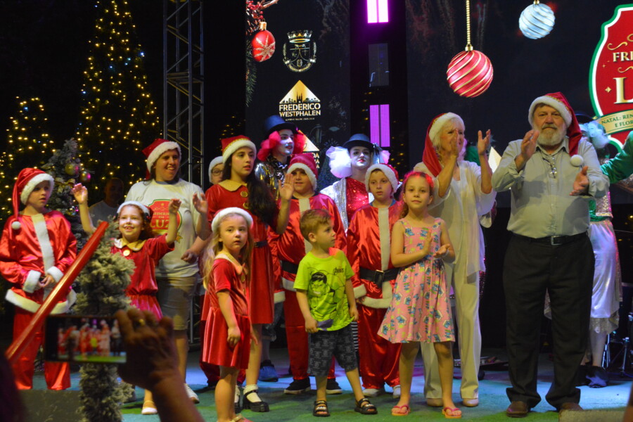 abertura-do-frederico-em-luz-celebra-inicio-das-festividades-natalinas-com-grande-publico