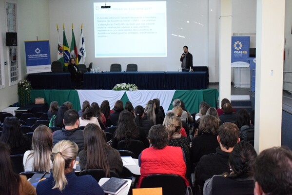 debate-com-os-conselheiros-municipais-de-assistencia-social-e-realizado-em-fw